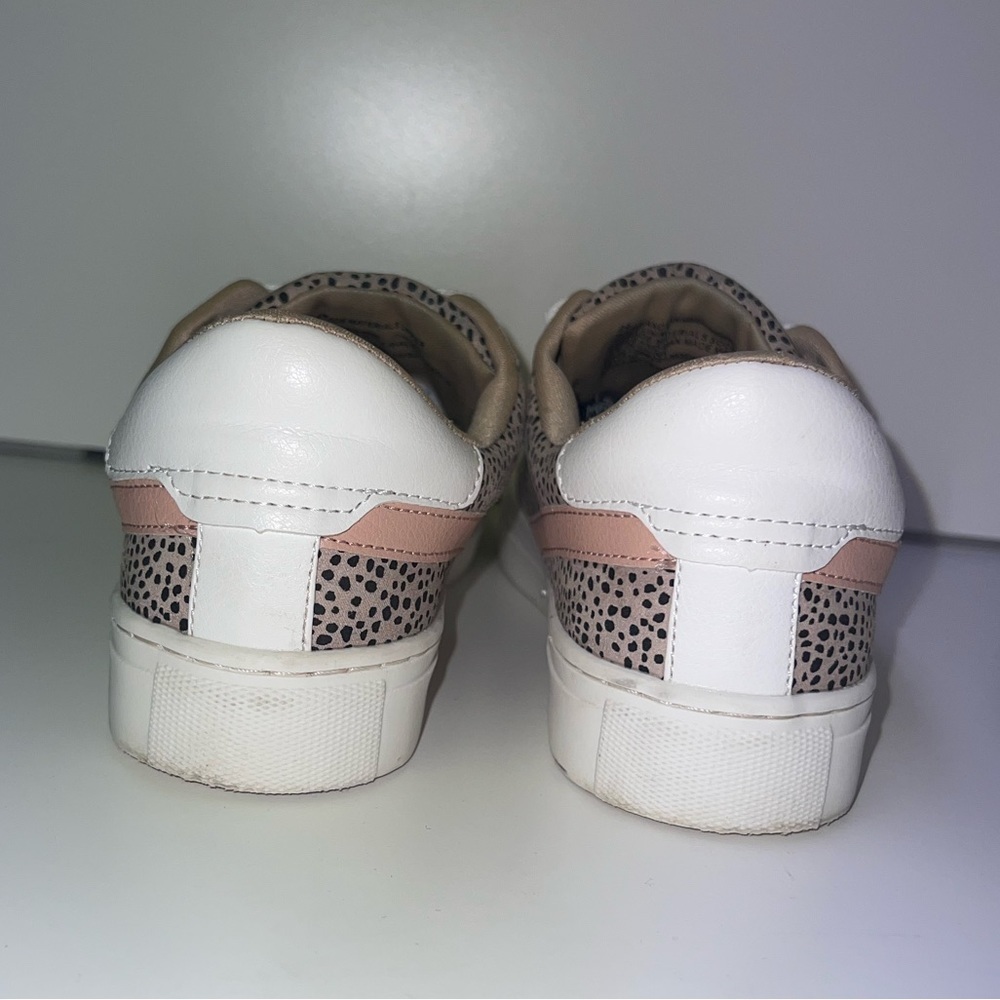 *Universal thread- dotted lace up tie shoes - Picture 6 of 6